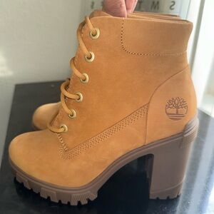 Timberland Heel Boots | Woman’s size 6| BRAND NEW ! No box. Never worn.